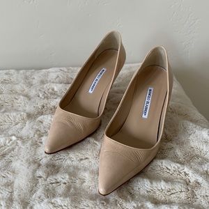 Manola Blahnik Nude Beige Patent Leather Pumps. Size 38.  3” Heels.
